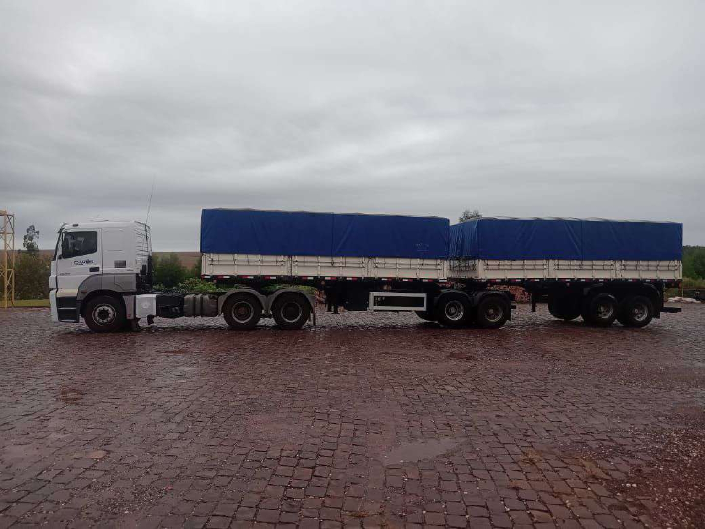 M.BENZ AXOR 2644 S 6X4 ANO/MOD 2013/2013 (BITREM) IUQ9713